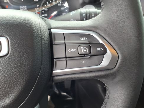 Used 2023 Jeep Compass Latitude w/ Sun and Sound Group image 18