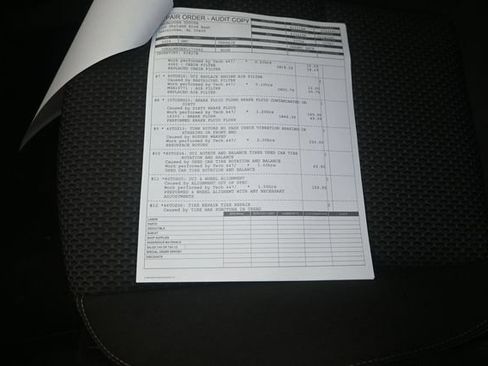 Used 2024 GMC Terrain SLE w/ Driver Convenience Package FWD image 5