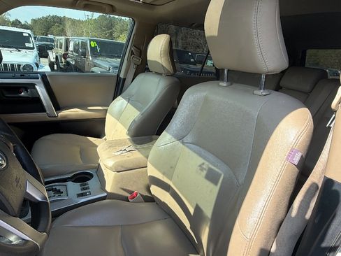 Used 2011 Toyota 4Runner SR5 w/ Convenience Pkg image 17