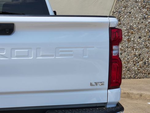 Used 2020 Chevrolet Silverado 2500 LTZ image 18