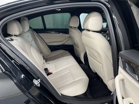 Used 2017 BMW 530i RWD image 10