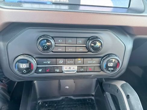 Used 2024 Ford Bronco Outer Banks w/ Sasquatch Package AWD/4WD image 21