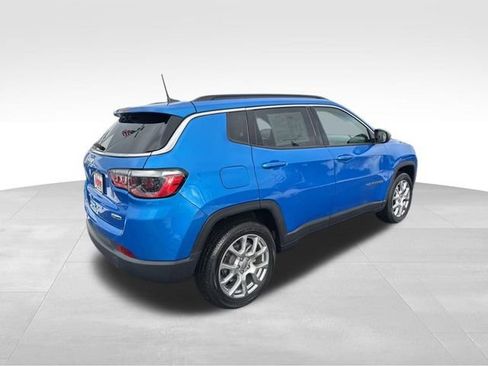 Used 2022 Jeep Compass Latitude image 4