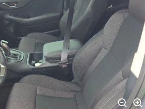 Used 2025 Subaru Outback Premium AWD/4WD image 6