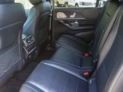 Used 2022 Mercedes-Benz GLS 450 4MATIC image 18
