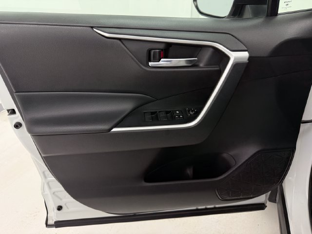 Used 2021 Toyota RAV4 XLE FWD image 29
