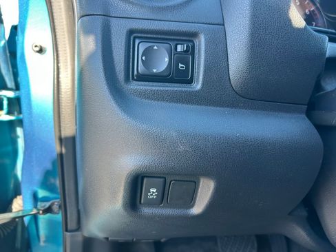 Used 2014 Nissan Versa Note SV w/ Convenience Package FWD image 19