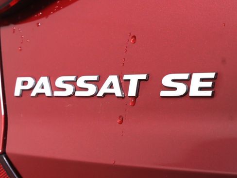 Used 2016 Volkswagen Passat 1.8T SE w/ Lighting Package image 37