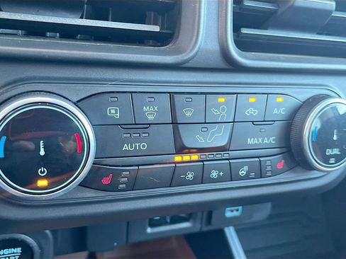 Used 2023 Ford Maverick Lariat w/ Lariat Luxury Package image 16