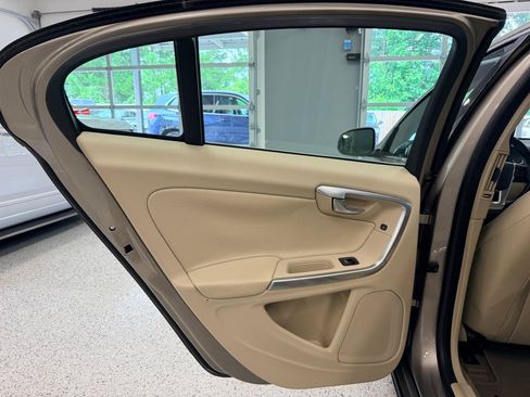Used 2014 Volvo S60 T5 FWD image 18