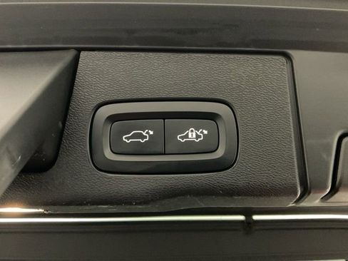 Used 2023 Volvo XC60 B5 Plus w/ Climate Package image 33