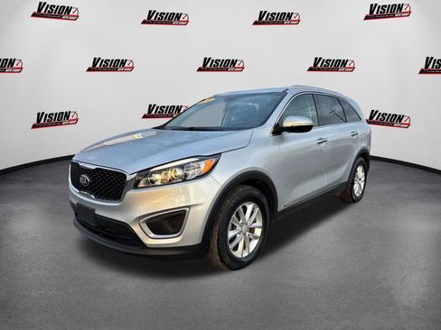 Used 2016 Kia Sorento LX image 1