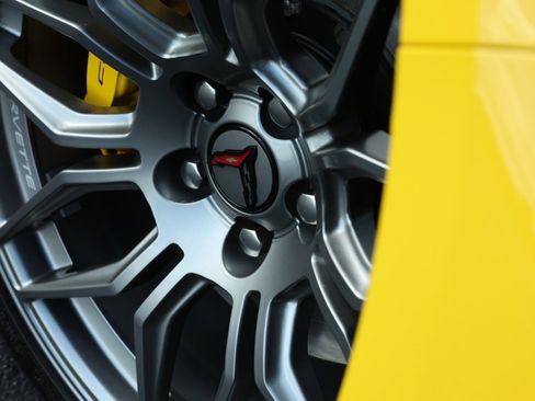 Used 2025 Chevrolet Corvette Z06 w/ Chrome Exterior Badge Package image 8