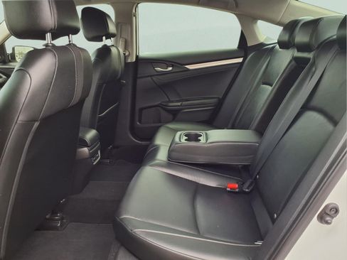 Used 2019 Honda Civic Touring image 11