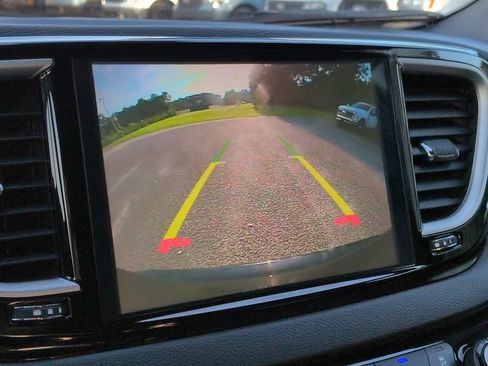 Used 2026 Chrysler Pacifica Select FWD image 21