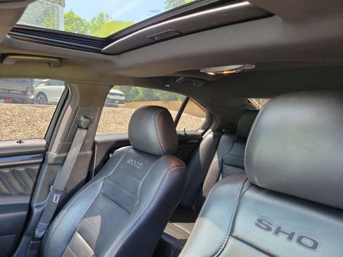 Used 2018 Ford Taurus SHO AWD/4WD image 11