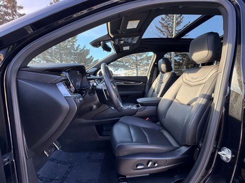 Used 2024 Cadillac XT6 Sport w/ LPO, ONYX Package image 15