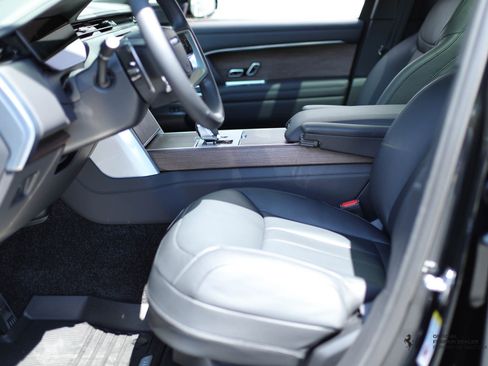 Used 2025 Land Rover Range Rover Autobiography image 28