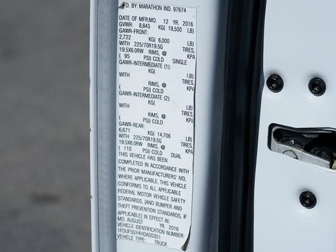 Used 2017 Ford F550 2WD Regular Cab Super Duty image 50