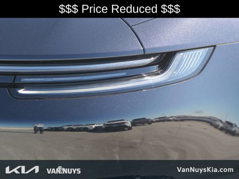 Used 2024 Porsche 911 Targa 4 GTS image 4