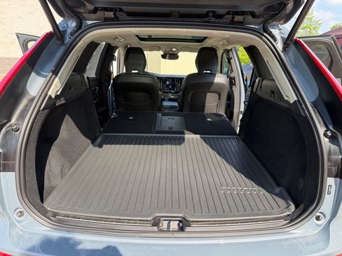 Used 2023 Volvo XC60 B5 Plus w/ Climate Package AWD/4WD image 36