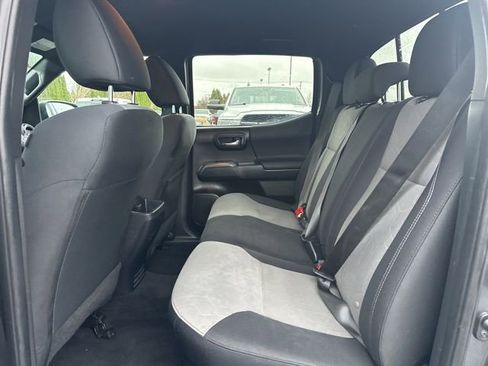 Used 2022 Toyota Tacoma TRD Off-Road w/ Technology Package image 46