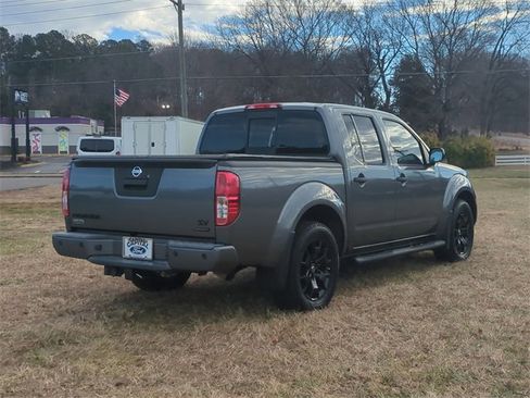 Used 2018 Nissan Frontier SV w/ Value Truck Package image 13