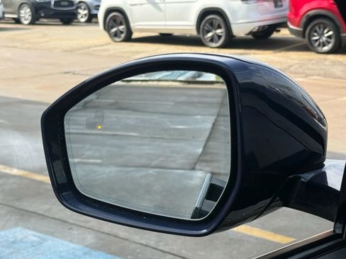 Used 2020 Land Rover Range Rover Evoque S image 40