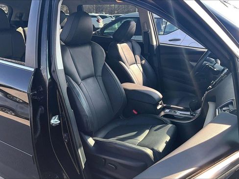 Used 2022 Subaru Ascent Touring image 7