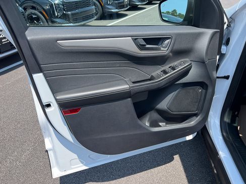 Used 2022 Ford Escape SE w/ Convenience Package FWD image 13