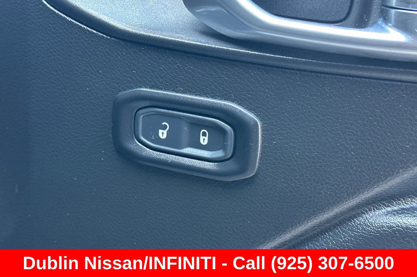 Used 2024 Jeep Wrangler Unlimited AWD/4WD image 22