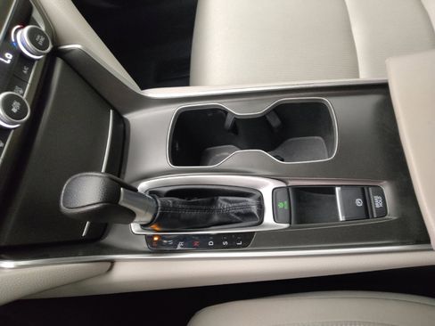 Used 2018 Honda Accord LX image 26