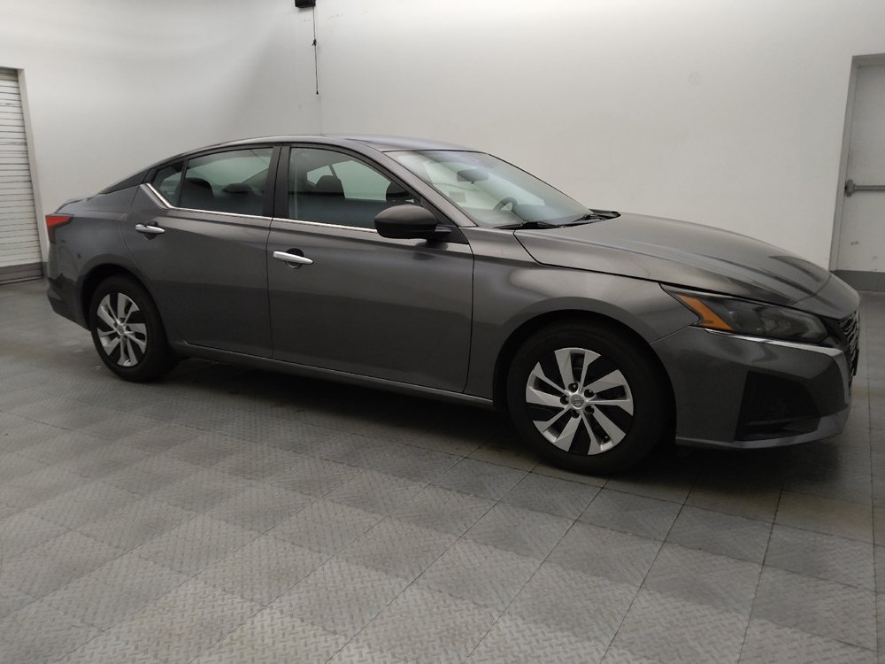Used 2024 Nissan Altima 2.5 S FWD image 11