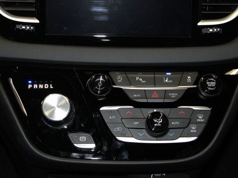 New 2026 Chrysler Voyager LX FWD image 18