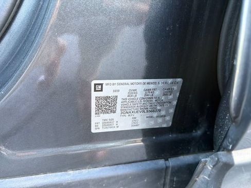 Used 2020 Chevrolet Equinox LT AWD/4WD image 16