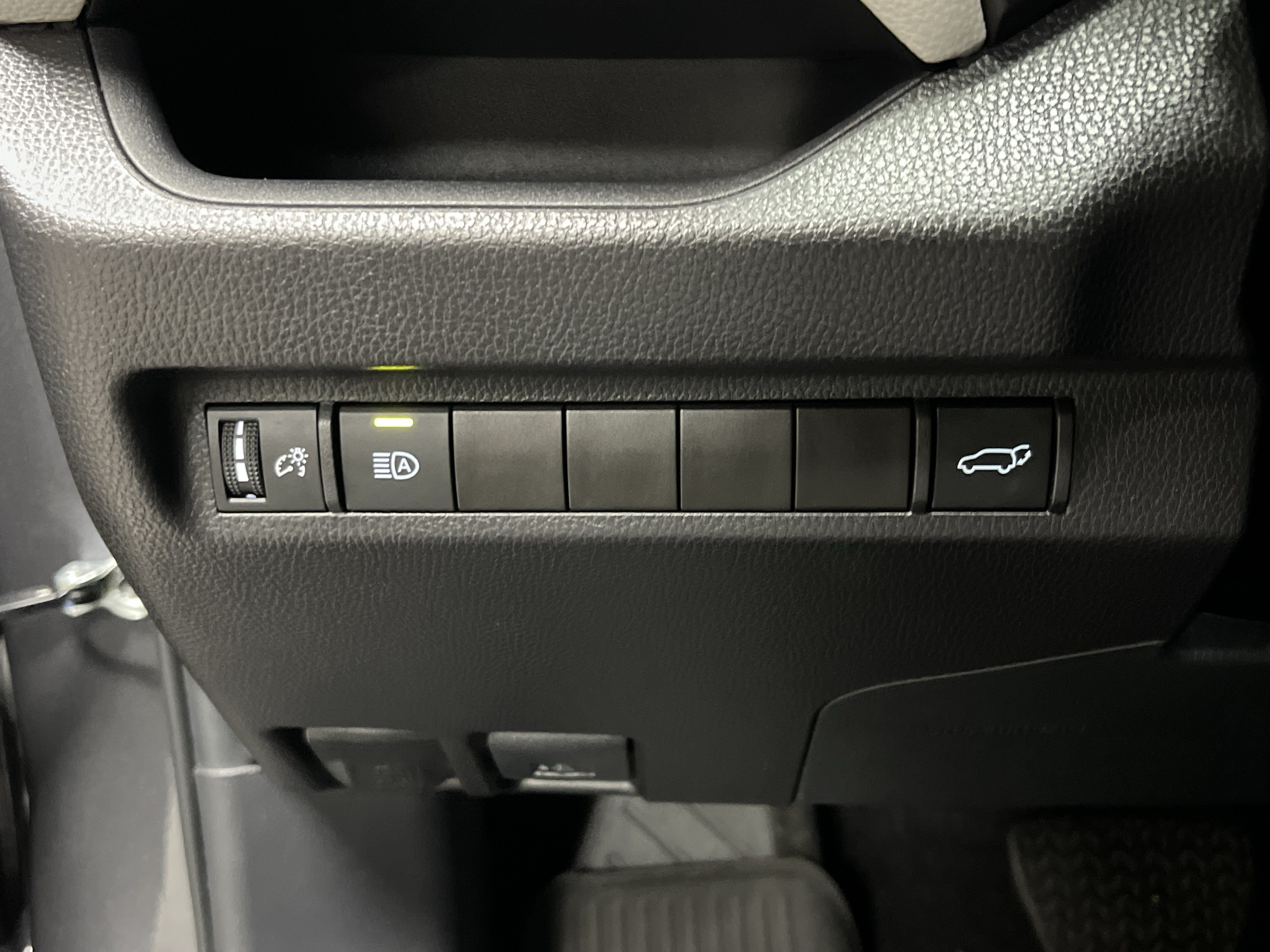 Certified 2025 Toyota RAV4 XLE Premium FWD image 36
