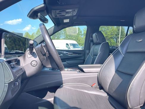Used 2022 Cadillac Escalade Sport image 9