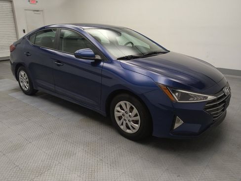 Used 2020 Hyundai Elantra SE FWD image 11
