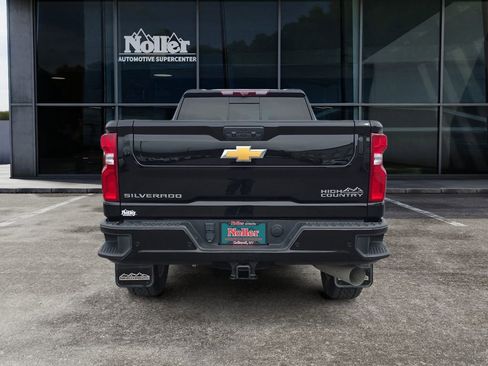Used 2022 Chevrolet Silverado 3500 High Country w/ Z71 Off-Road Package AWD/4WD image 4