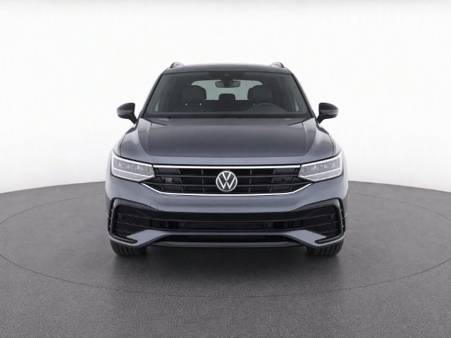 Used 2024 Volkswagen Tiguan SE R-Line FWD image 5