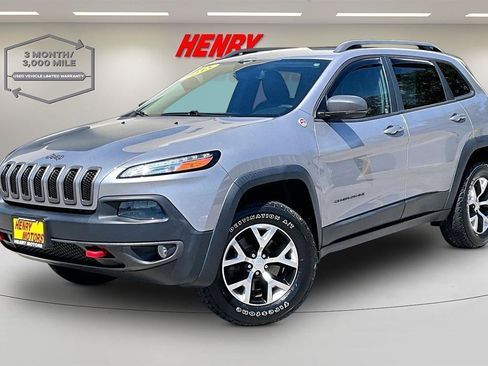 Used 2018 Jeep Cherokee Trailhawk w/ Quick Order Package 27L AWD/4WD image 3