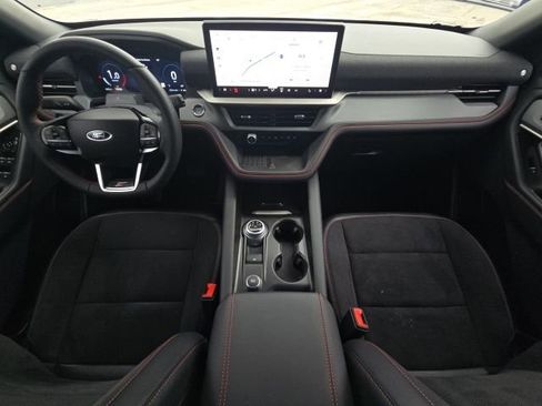 Used 2025 Ford Explorer ST image 31