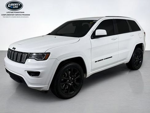 Used 2022 Jeep Grand Cherokee Laredo X AWD/4WD image 7