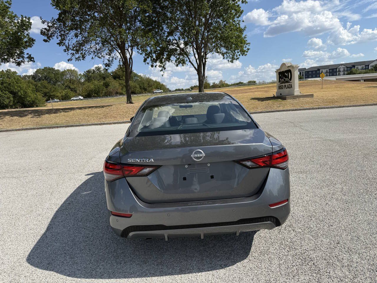 Used 2025 Nissan Sentra SV FWD image 12