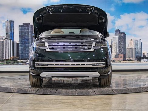 New 2026 Land Rover Range Rover SE image 4