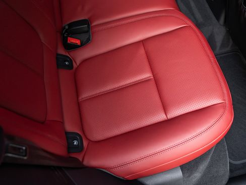 New 2025 Porsche Macan image 40