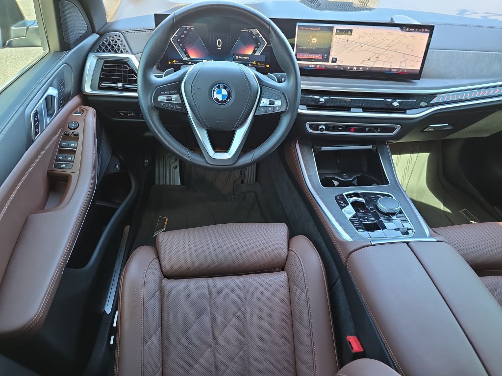 Used 2024 BMW X5 xDrive50e w/ Parking Assistance Package AWD/4WD image 12