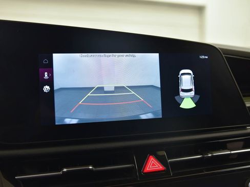 Used 2024 Kia Niro EX image 22