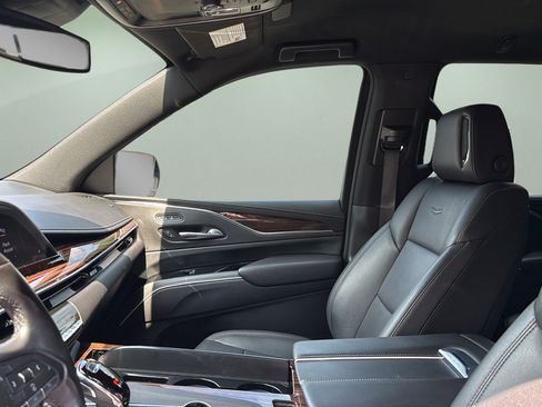 Used 2021 Cadillac Escalade Luxury AWD/4WD image 20