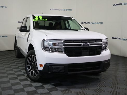 Used 2024 Ford Maverick Lariat FWD image 2